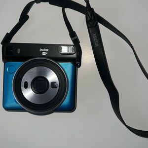 instax SQUARE SQ6 camera (like new)
